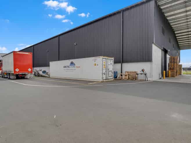 Manufacturing fit-out or high-stud warehousing