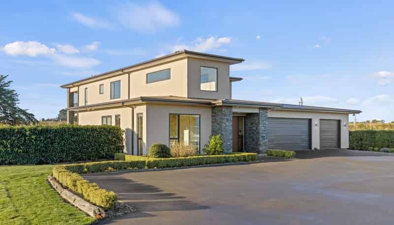 1 Hayfield Terrace, Cust