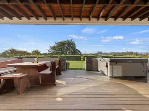 1 Hayfield Terrace, Cust