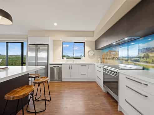 1 Hayfield Terrace, Cust