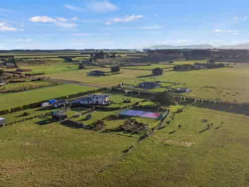 1 Hayfield Terrace, Cust