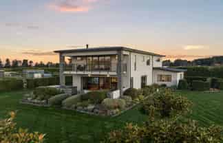 1 Hayfield Terrace, Cust