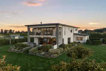 1 Hayfield Terrace, Cust