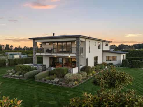 1 Hayfield Terrace, Cust