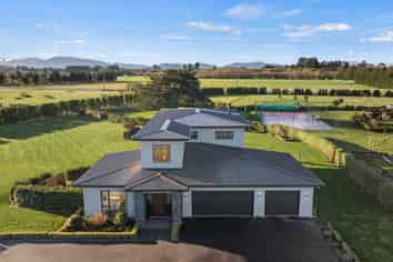 1 Hayfield Terrace, Cust