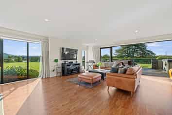 1 Hayfield Terrace, Cust
