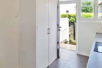 1/181 Jervois Road, Herne Bay