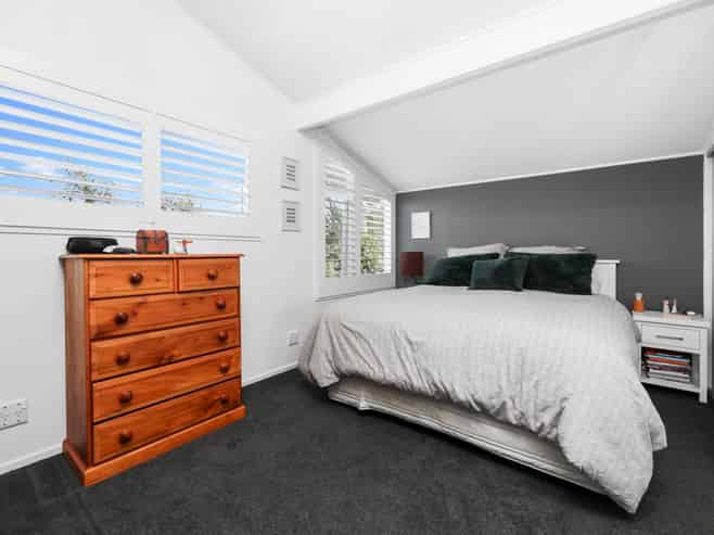35 Strong Street, Saint Johns
