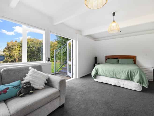 35 Strong Street, Saint Johns