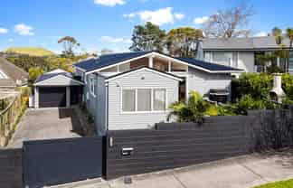 35 Strong Street, Saint Johns