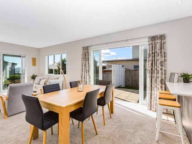 135 Endeavour Drive, Whitby