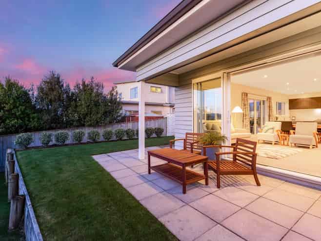 135 Endeavour Drive, Whitby