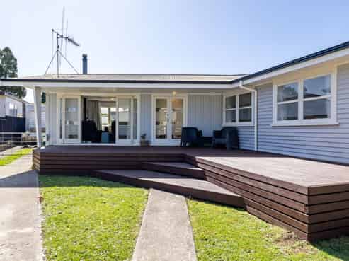 21 MacDonald Road, Glenview