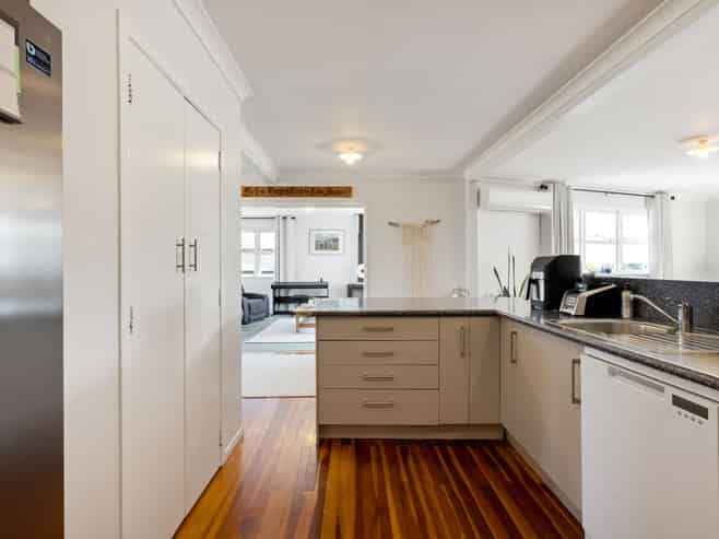 21 MacDonald Road, Glenview