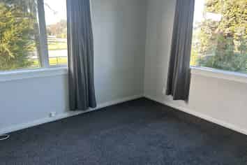 13 Lawrence St, Gore