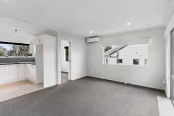 2/42 Moncrieff Avenue, Clendon Park