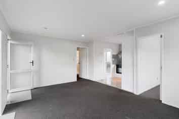 2/42 Moncrieff Avenue, Clendon Park