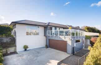 18B Galea Grove, Kelvin Grove