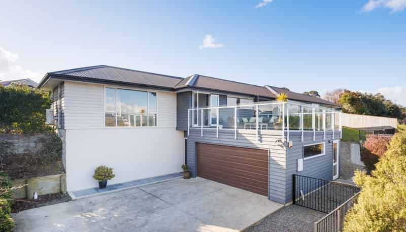 18B Galea Grove, Kelvin Grove