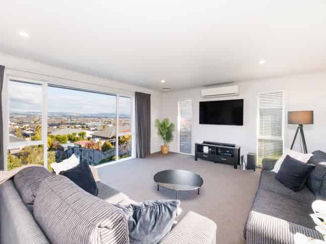 18B Galea Grove, Kelvin Grove
