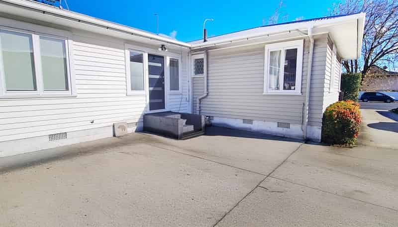 2/692 New North Road, Eden Terrace