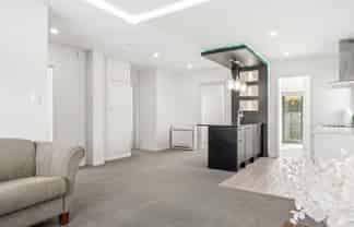 86 Racecourse Road, Sockburn