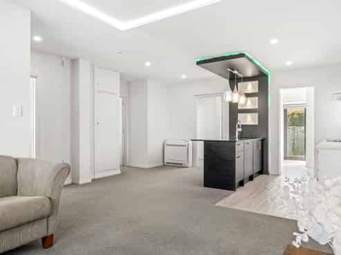 86 Racecourse Road, Sockburn