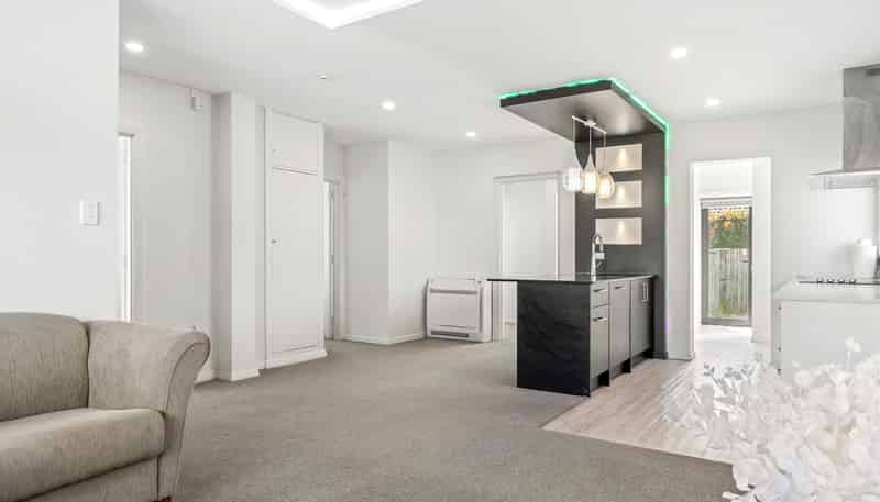 86 Racecourse Road, Sockburn