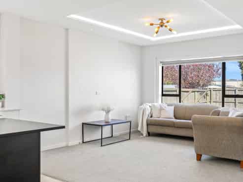 86 Racecourse Road, Sockburn