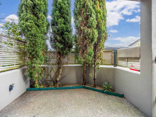 20/8 Landscape Road, Papatoetoe