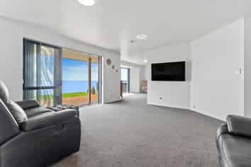30A Crispe Road, Clarks Beach