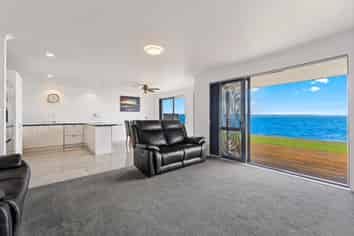 30A Crispe Road, Clarks Beach