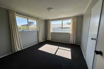 40 Tuhikaramea Road, Dinsdale