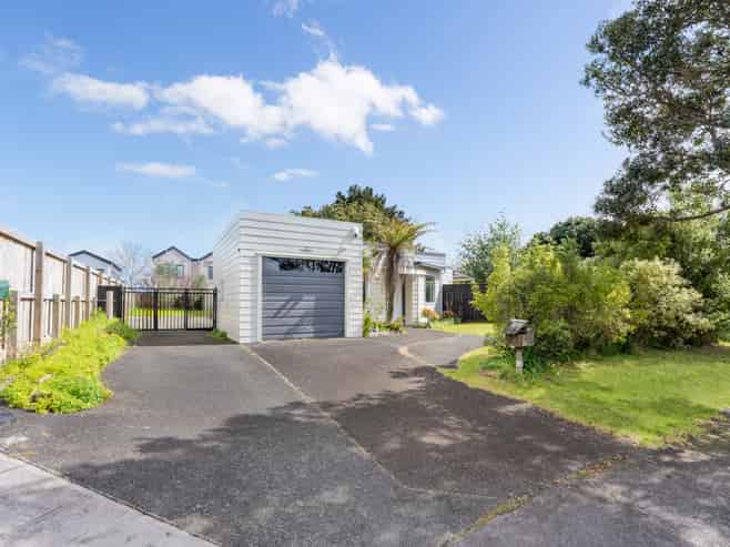 11 Fathom Place, Te Atatu Peninsula