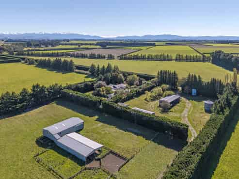 1735 Wards Road, Greendale