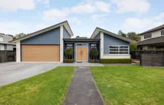 23 Langdale Court, Huntington