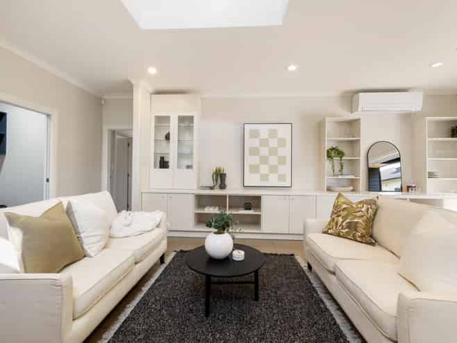 23 Langdale Court, Huntington
