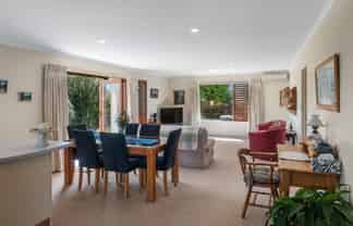 2/8 Cheyne Road, Pyes Pa