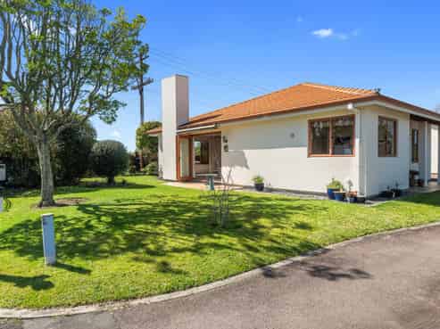 2/8 Cheyne Road, Pyes Pa