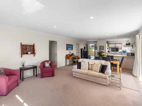 2/8 Cheyne Road, Pyes Pa