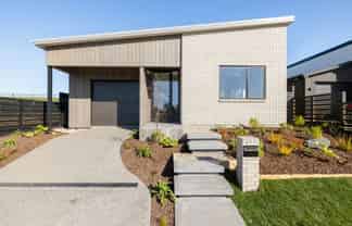 16 Lumino Terrace, Peacocke