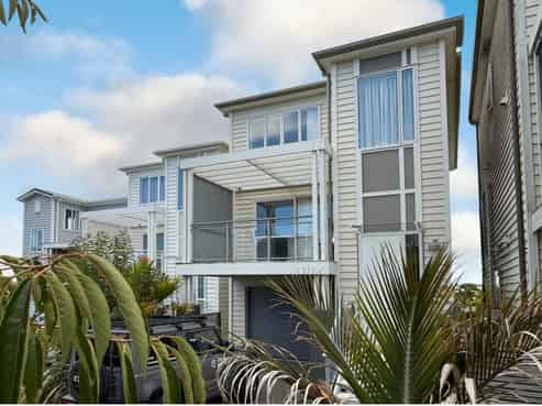 7 Panakenake Way , Flat Bush