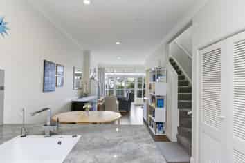 38 Pipitea Street, Thorndon