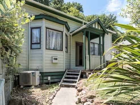 101 Shakespeare Road, Bluff Hill