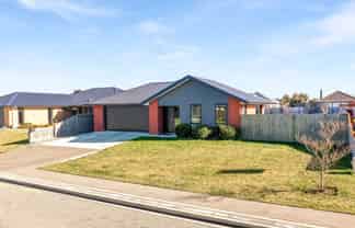 31 Geoff Geering Drive, Netherby