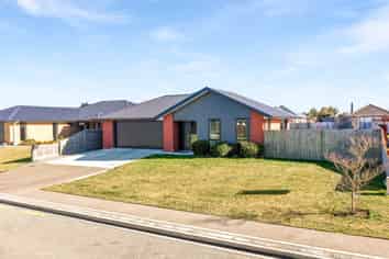 31 Geoff Geering Drive, Netherby