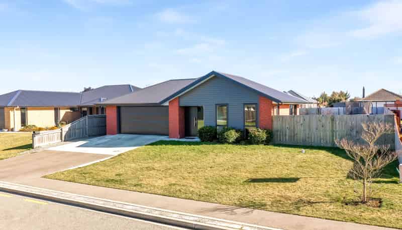 31 Geoff Geering Drive, Netherby