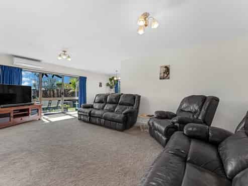 17 Jillteresa Crescent, Half Moon Bay
