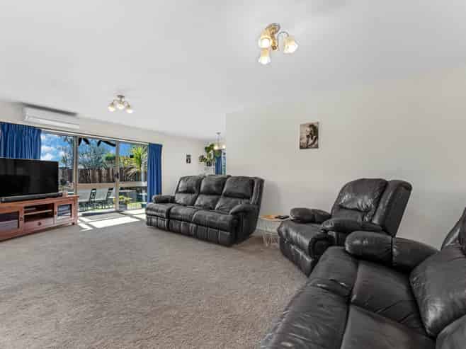 17 Jillteresa Crescent, Half Moon Bay