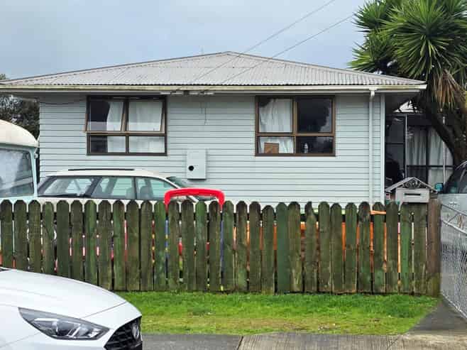 1 Mountbatten Place, Papakura